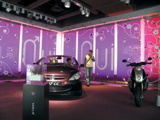 ​穿上阿玛尼的汽车设计5