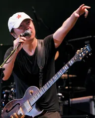​12年后的崔健:有点拧巴