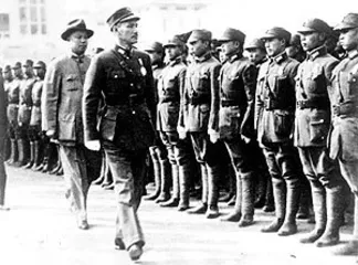 1938年8月27日:全面调整国内政策,主动撤离武汉的蒋介石