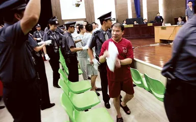 深圳东门陈毅锋的“涉黑”空间