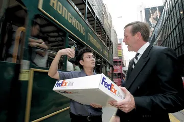 ​联邦快递“转运”中国