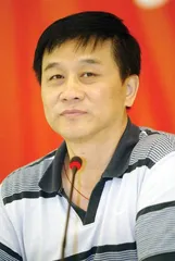 把足球卖给赵本山：谁忽悠谁？2