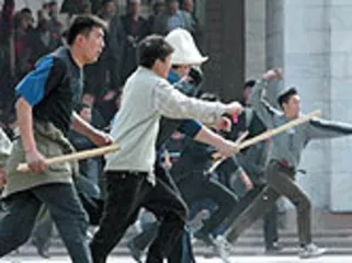 ​红湖高中里的恶魔
