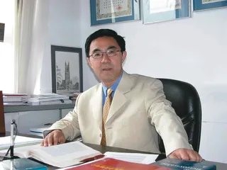 邵一鸣:与艾滋病赛跑的人
