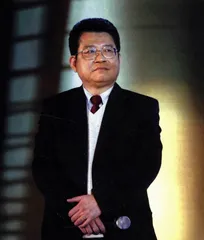 杨锦麟的“独角戏”