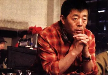 水深流静的《孔雀》3