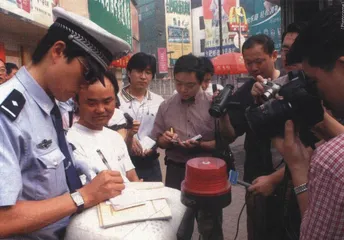 谁的汽车？谁在捍卫？1