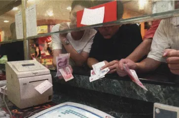 一年收入买169张《十面埋伏》电影票