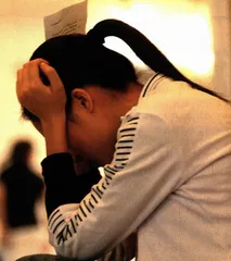 报道：黄定宇事件：演艺界灰色通道？