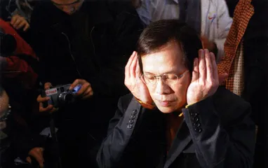 罗大佑事关国骂