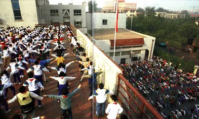 重点中学能摆下多少书桌？