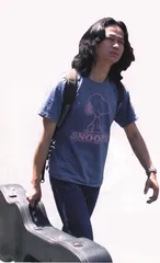 “我在街头歌唱，我高兴着呢”