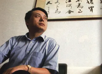 给权力的舞蹈戴上镣铐