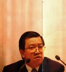 龙永图：推开入世大门