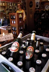 公司报道：啤酒帝国的多米诺游戏