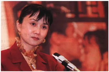 《庭院里的女人》和她的美国后院 　