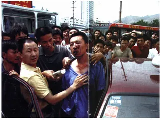 报道：当普通人穿上与脱下警服
