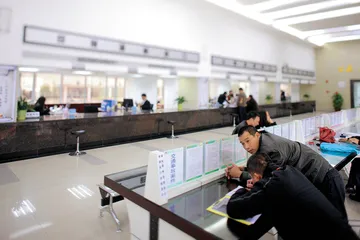 ​“诉讼爆炸”压力下的基层法院：东莞试点1