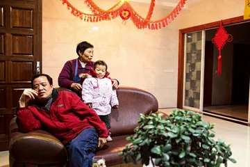 ​江阴长江村：给村民发金银的村庄
