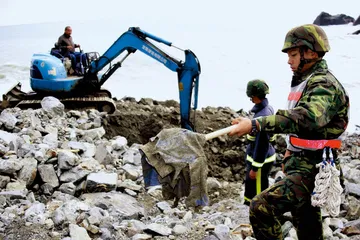 ​“10·21”大陆游客遇险：美丽而危险的道路4