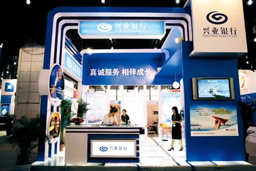 ​银银平台：中小银行突围觅路