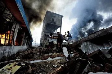 南京化工管道爆炸：城区包围下的炸弹