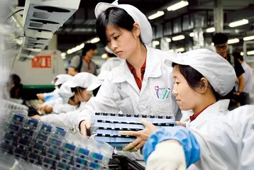 富士康：一座工厂与一个阶层的爱与恨2