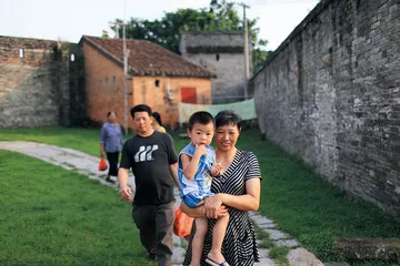 东莞石排：25年教育免费2