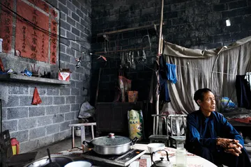 王子发与覃汉宝：法律的荒诞剧3