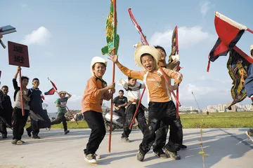 烟花爆炸灾难后的乡土秩序3