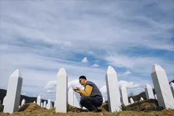塞尔维亚就斯雷布雷尼察屠杀道歉