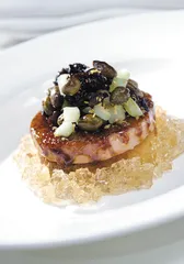 Jean Georges Shanghai：法式鹅肝酱配酸樱桃、糖衣开心果