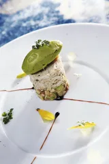 香格里拉饭店蓝韵餐厅：蟹肉、牛油果及蘑菇1
