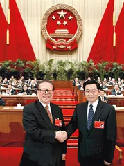 从“三个代表”到“科学发展观”