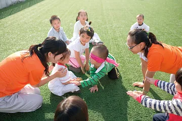 6个家长共同投资“独二代” 未来价码：百万元宝贝