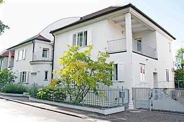 葡萄园里，有座“家具陈列室”