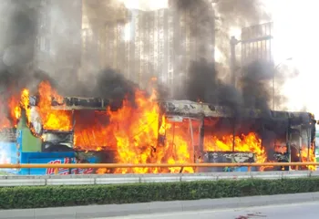 成都公交车燃烧事件详细记录1
