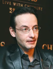 酒的消费与情感紧密相连
