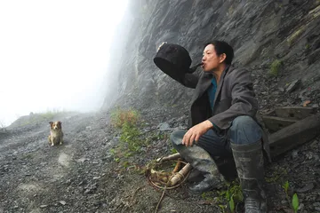 唐作群:一个人修一条路2