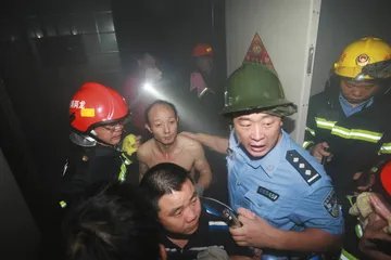 深圳龙岗舞王俱乐部火灾1
