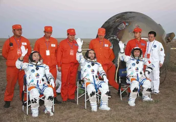 翟志刚的一小步，中国人的一大步1