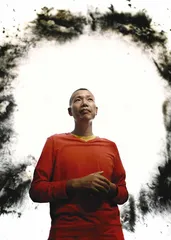 烟火在不安的世界中发光
