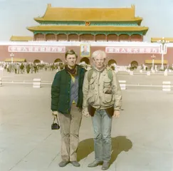 1982年，沃霍尔在北京4