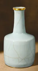 官窑粉青釉纸槌瓶1