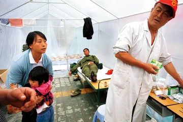 到都江堰救助孩子的心灵1