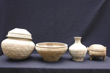 ​小村外的604座古墓2