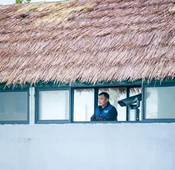 干旱来临时,渔民上岸后2