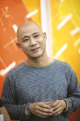 ​美术馆里的方力钧