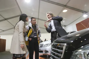 新一代颠覆“坐奔驰”