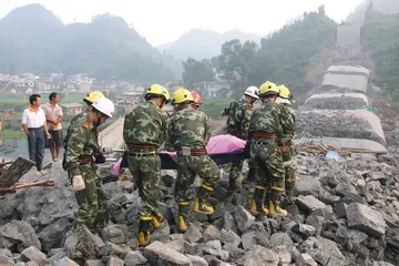 凤凰“8·13”意料中的塌桥事故2